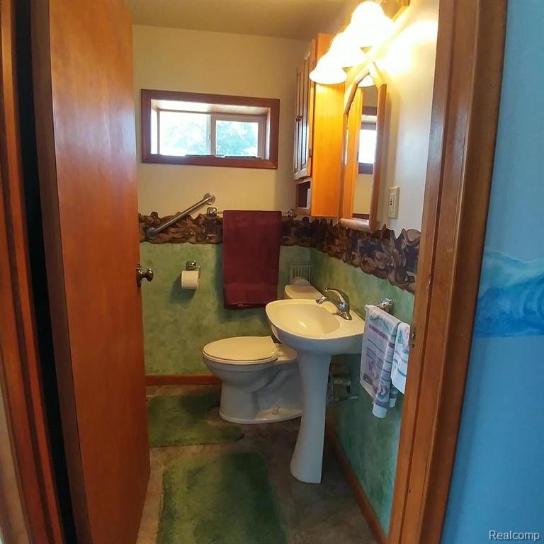 6348 Sterling Road Newport, MI 48166 - Photo 11 of 15