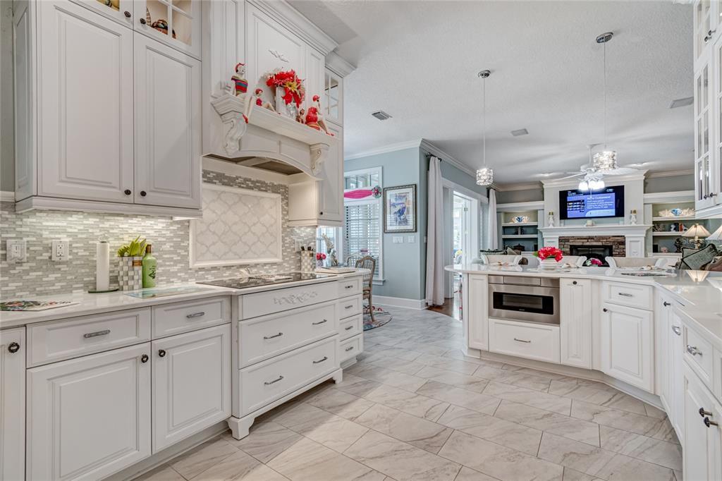 5851 Cachette De Riviera Court New Port Richey, FL 34655 - Photo 15 of 83