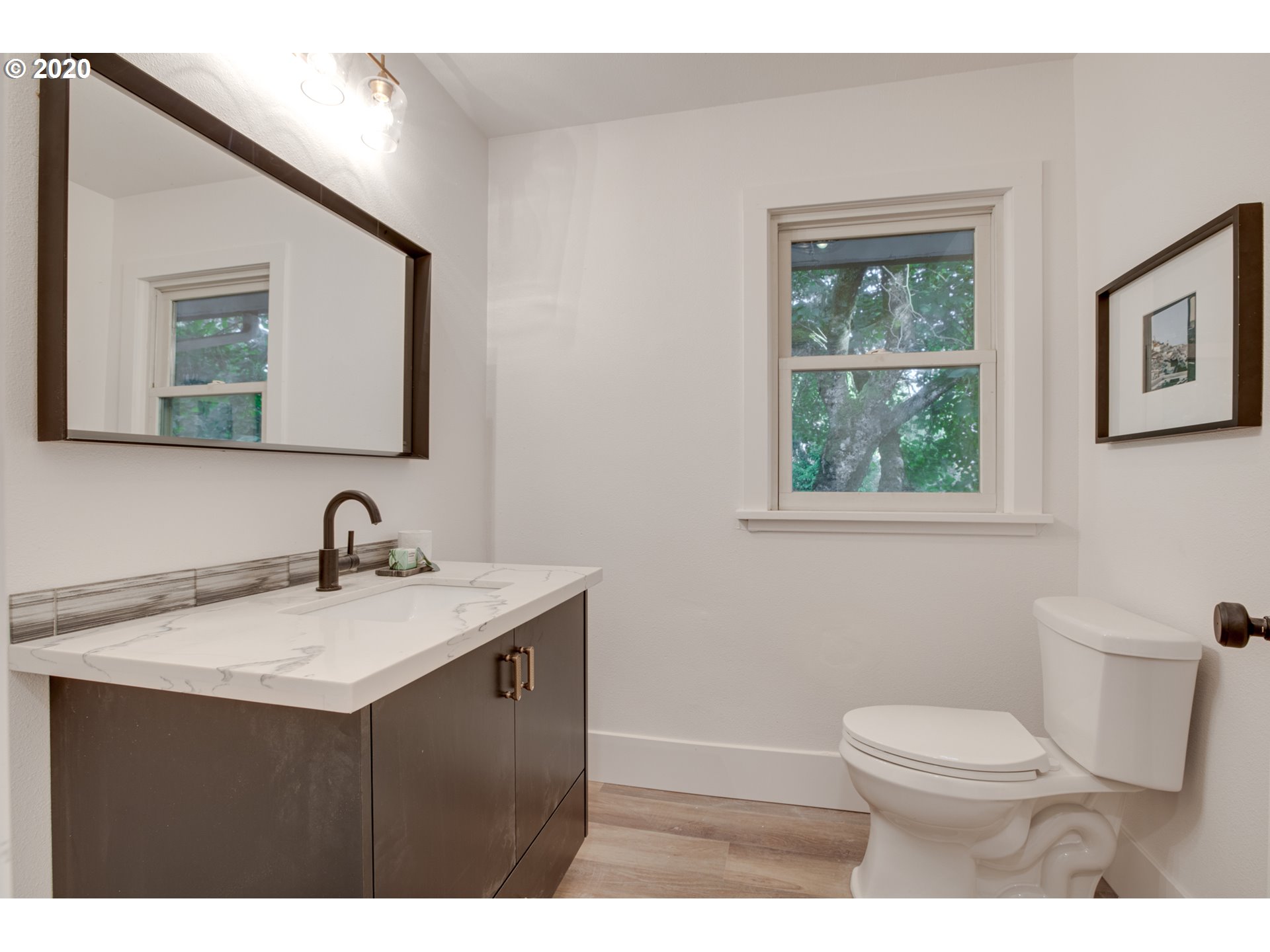 12227 Southwest Lesser Road Portland, OR 97219 - Photo 18 of 31 Gallery Image 18