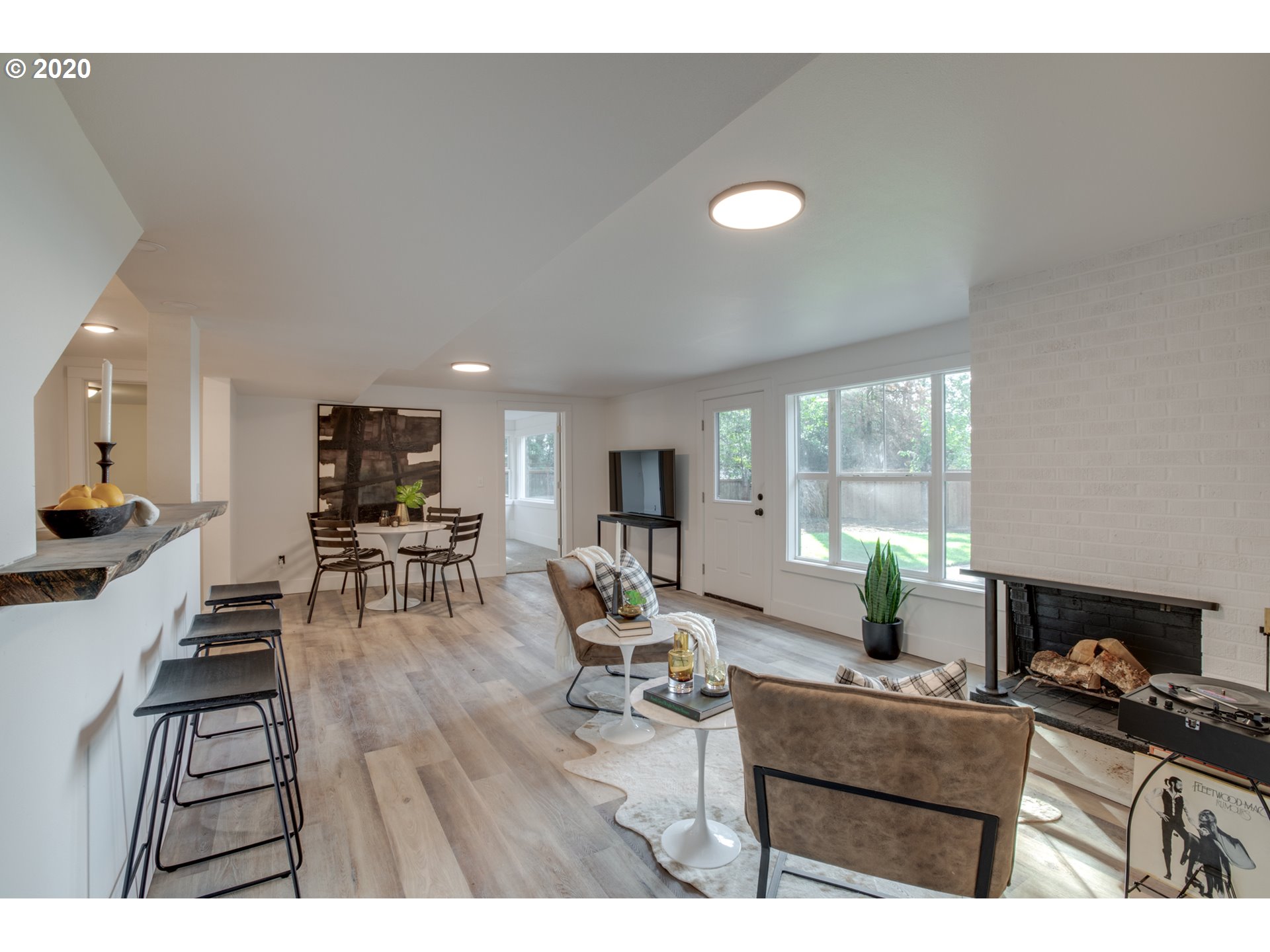 12227 Southwest Lesser Road Portland, OR 97219 - Photo 19 of 31 Gallery Image 19