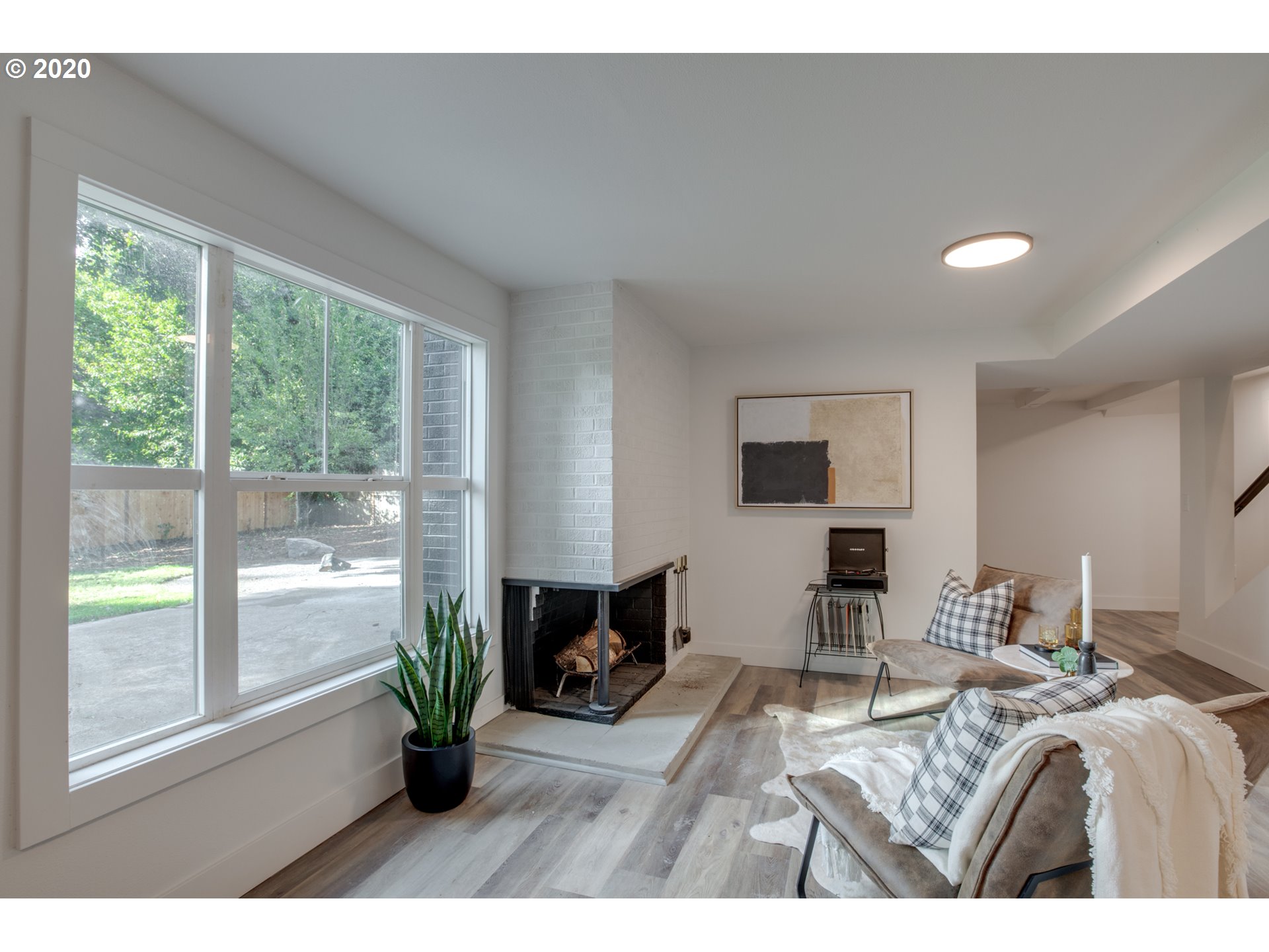 12227 Southwest Lesser Road Portland, OR 97219 - Photo 21 of 31 Gallery Image 21