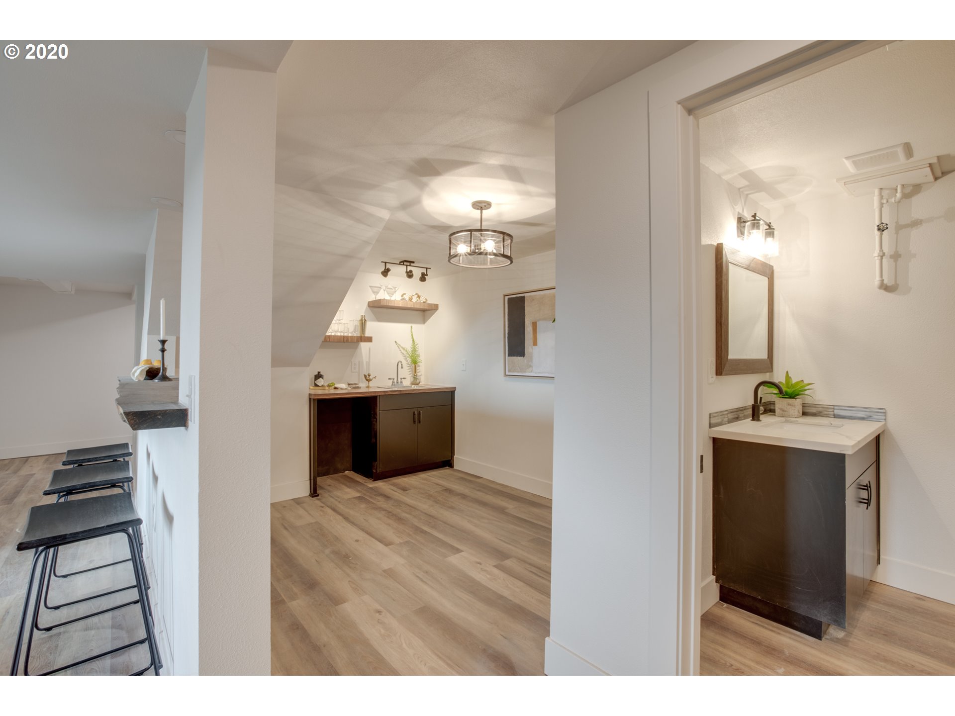 12227 Southwest Lesser Road Portland, OR 97219 - Photo 23 of 31 Gallery Image 23