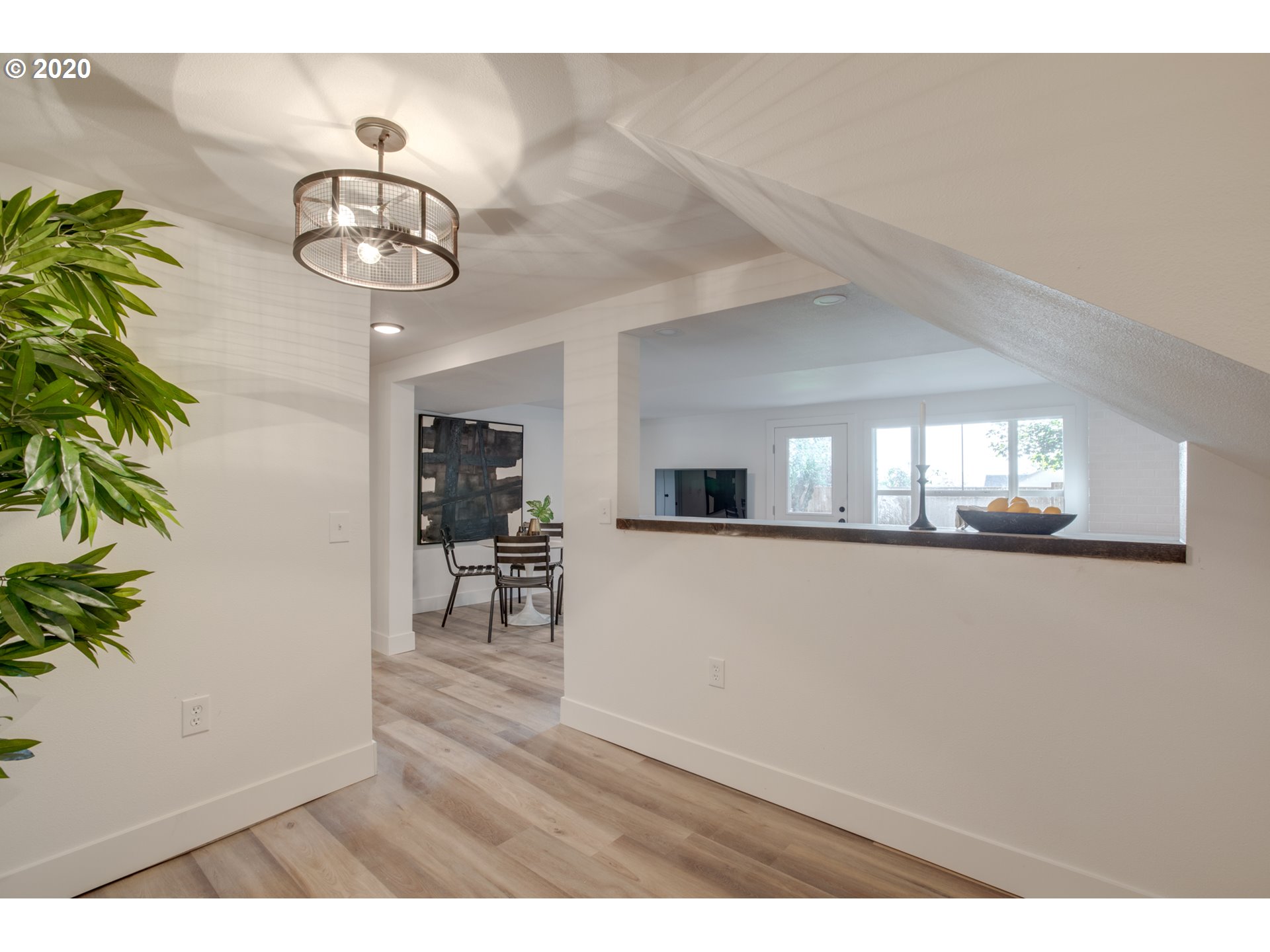 12227 Southwest Lesser Road Portland, OR 97219 - Photo 25 of 31 Gallery Image 25