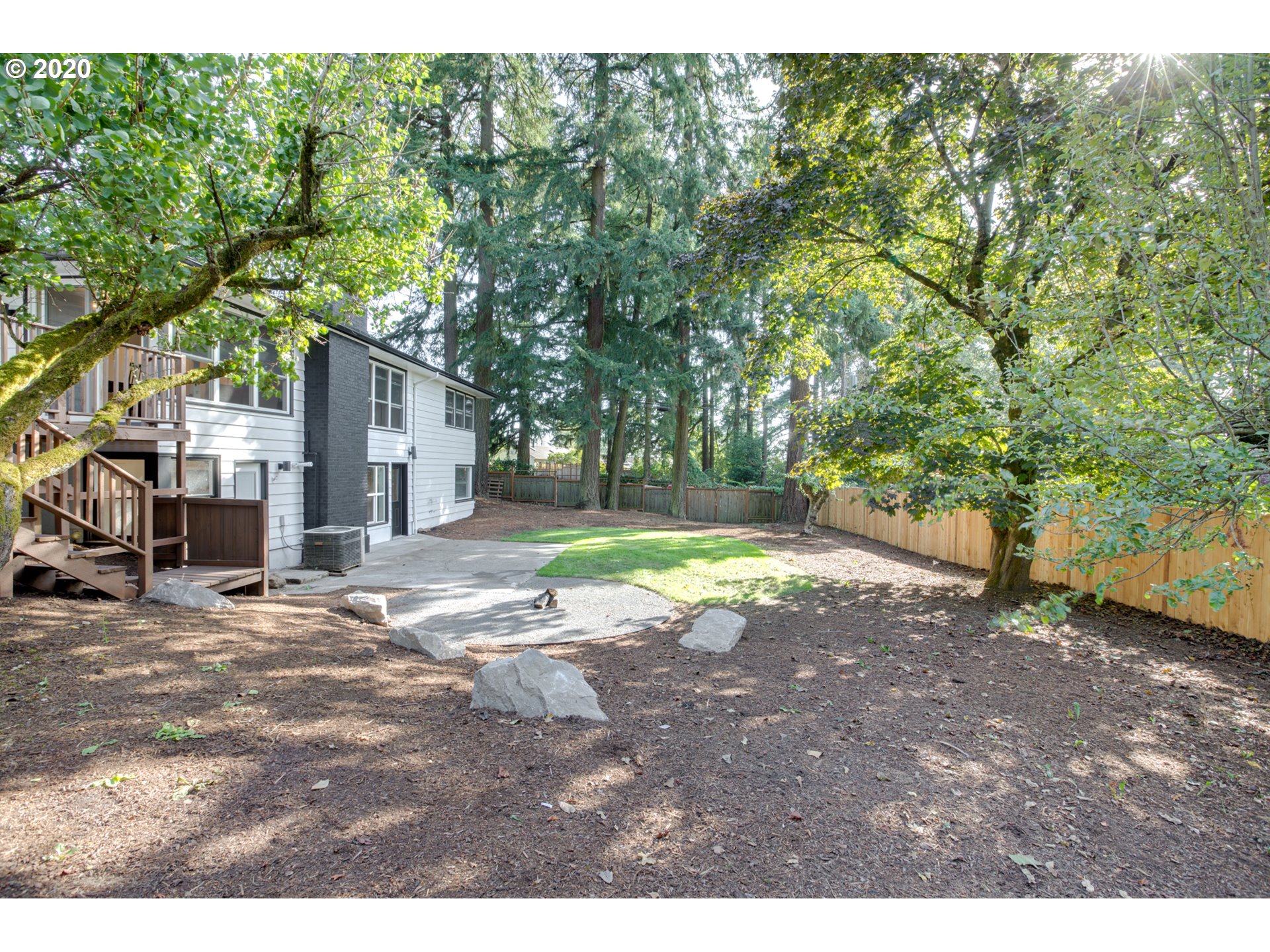 12227 Southwest Lesser Road Portland, OR 97219 - Photo 28 of 31 Gallery Image 28