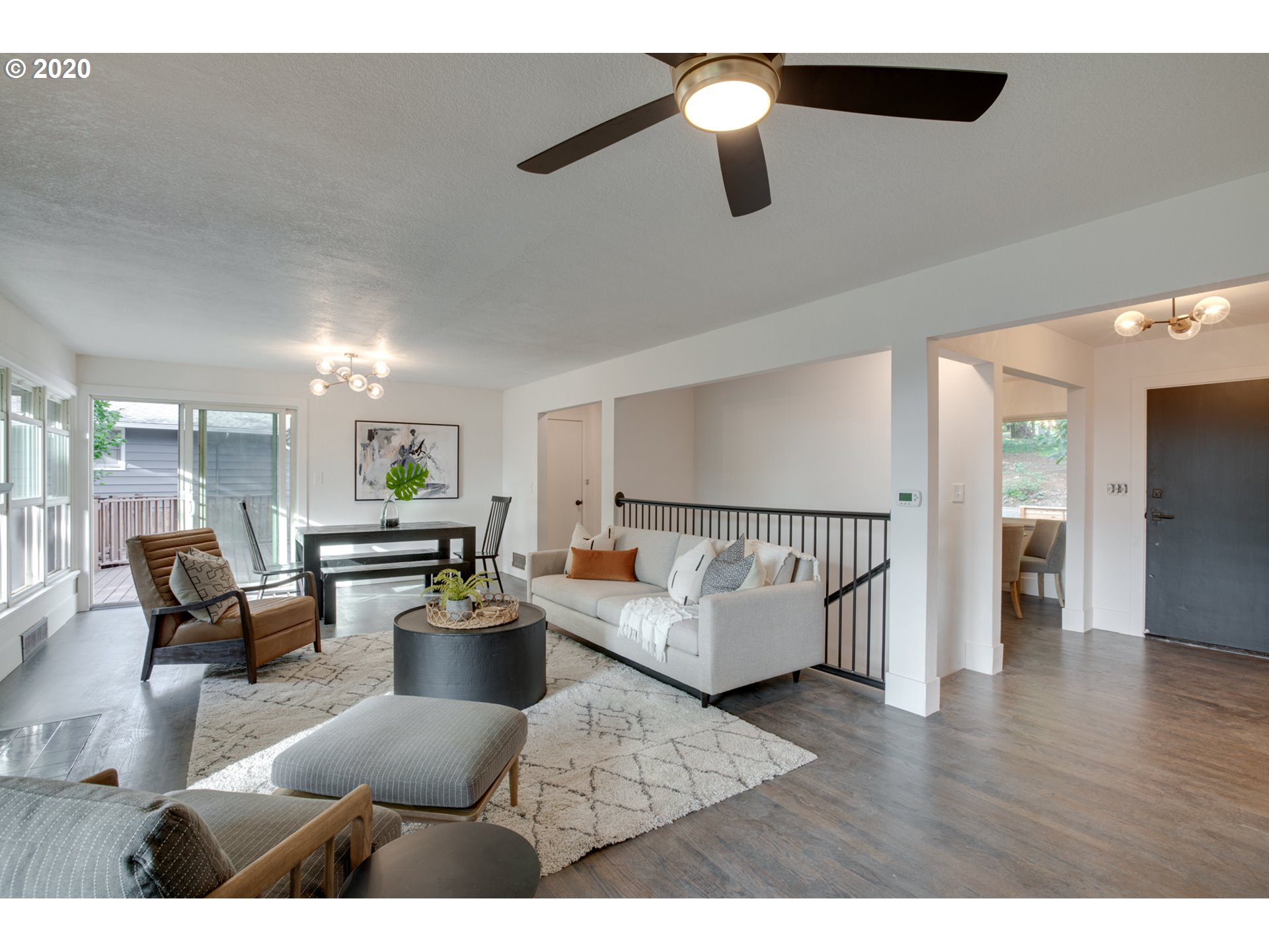 12227 Southwest Lesser Road Portland, OR 97219 - Photo 5 of 31 Gallery Image 5