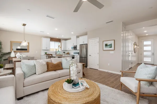 $445,990 | 6820 East Carmen Avenue, Fresno, CA 93727