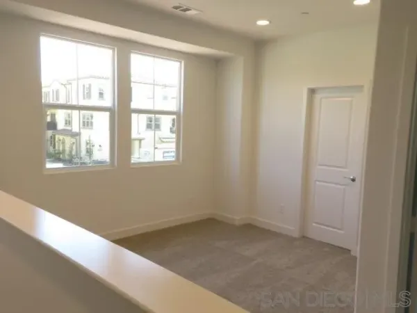 a view of empty room with window
