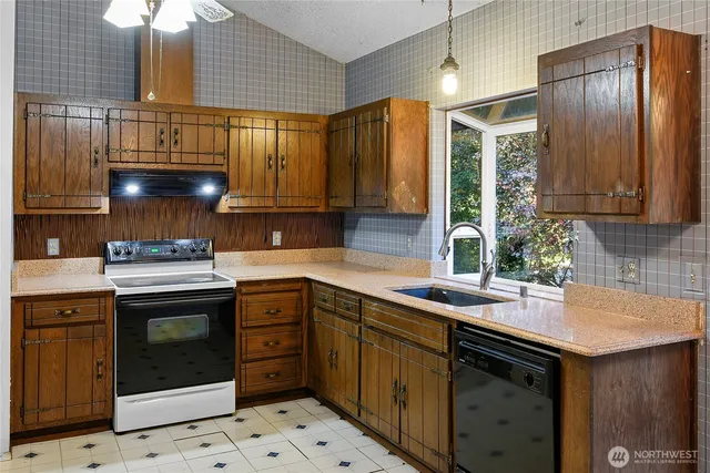 $675,000 | 5755 Blakely Avenue Northeast, Bainbridge Island, WA 98110