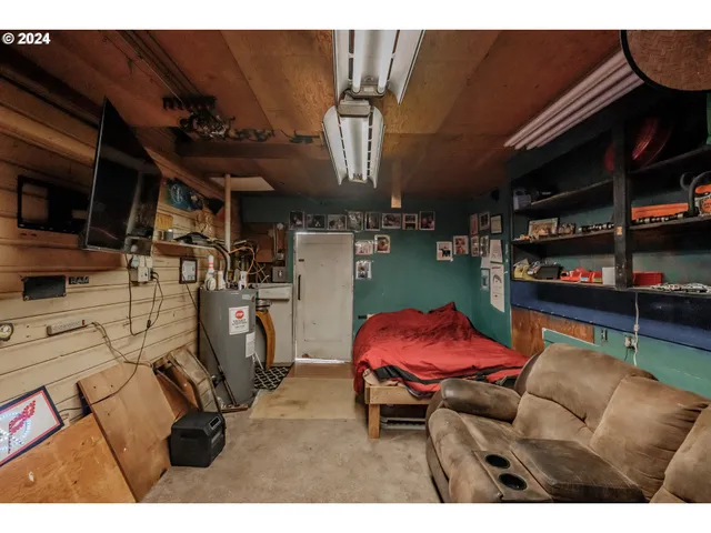 $249,999 | 1248 1st Avenue, Sweet Home, OR 97386