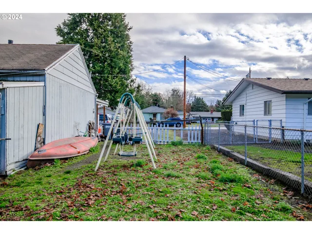 $249,999 | 1248 1st Avenue, Sweet Home, OR 97386