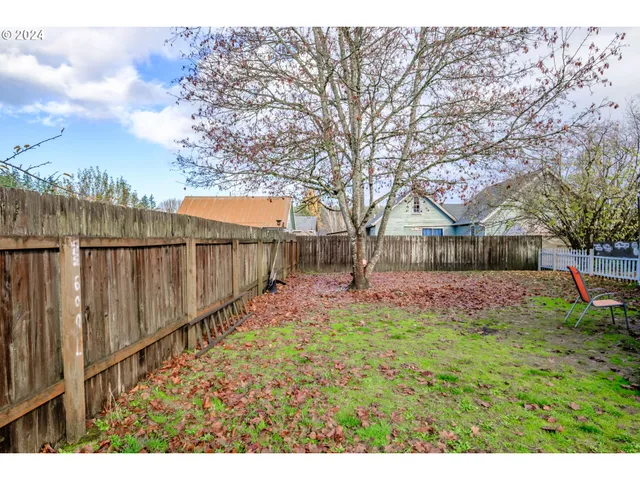 $249,999 | 1248 1st Avenue, Sweet Home, OR 97386