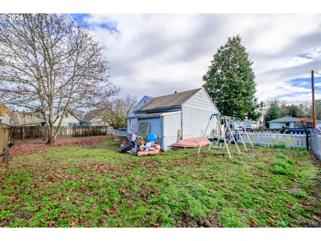 $249,999 | 1248 1st Avenue, Sweet Home, OR 97386