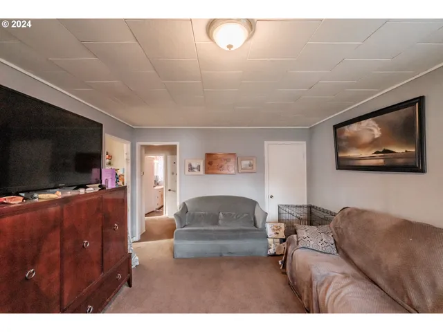 $249,999 | 1248 1st Avenue, Sweet Home, OR 97386