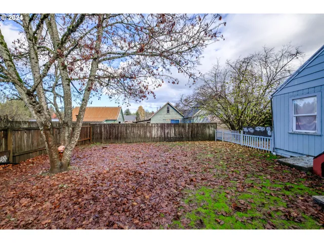 $249,999 | 1248 1st Avenue, Sweet Home, OR 97386