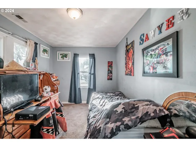 $249,999 | 1248 1st Avenue, Sweet Home, OR 97386