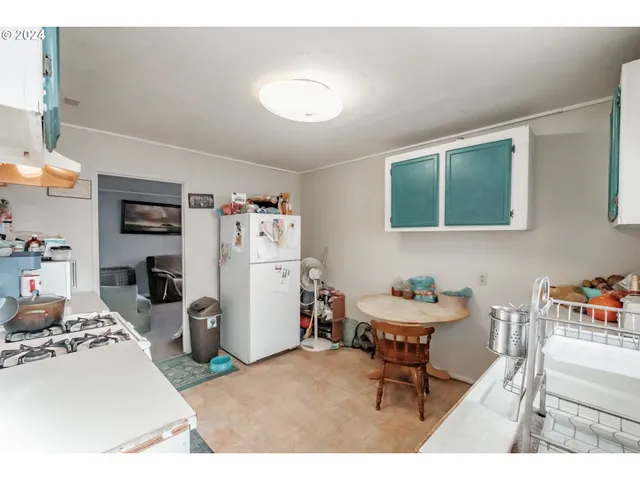 $249,999 | 1248 1st Avenue, Sweet Home, OR 97386