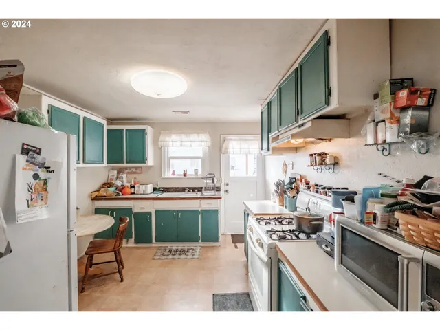 $249,999 | 1248 1st Avenue, Sweet Home, OR 97386