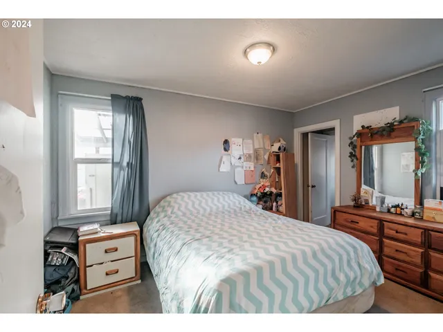 $249,999 | 1248 1st Avenue, Sweet Home, OR 97386