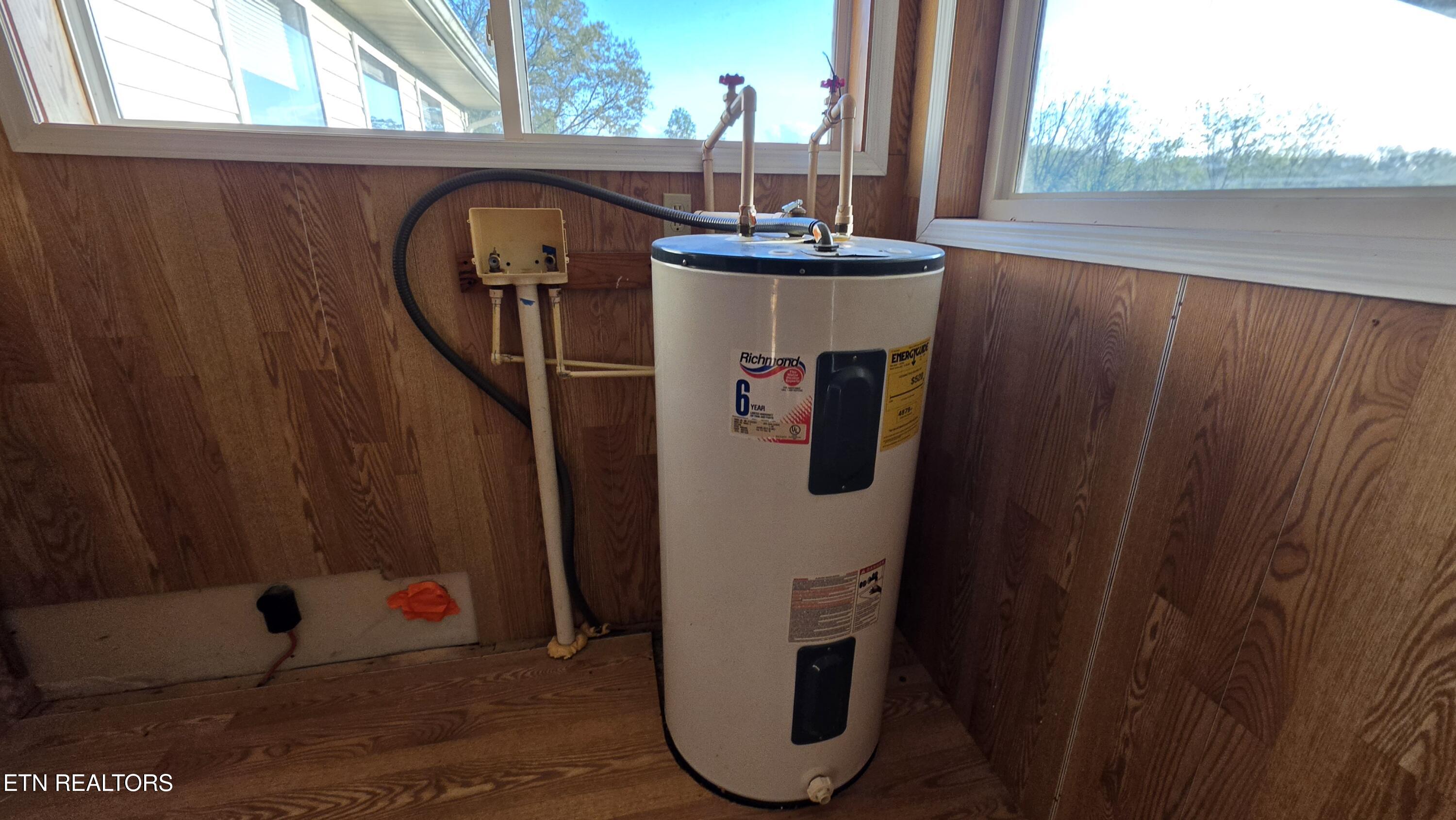 671 Williams Creek Road Oneida, TN 37841 - Photo 19 of 60 20260417_192209