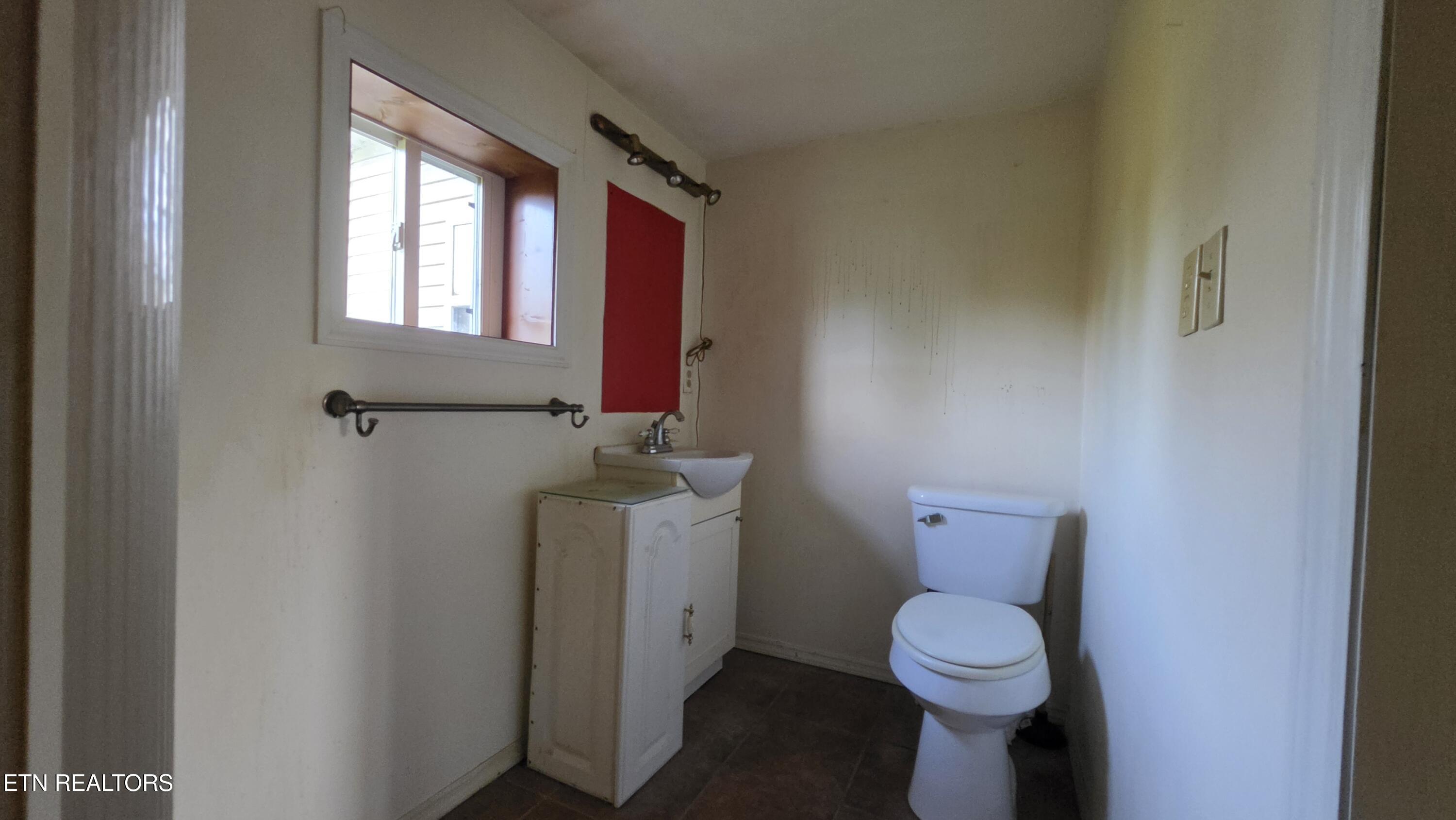 671 Williams Creek Road Oneida, TN 37841 - Photo 44 of 60 20260417_192544