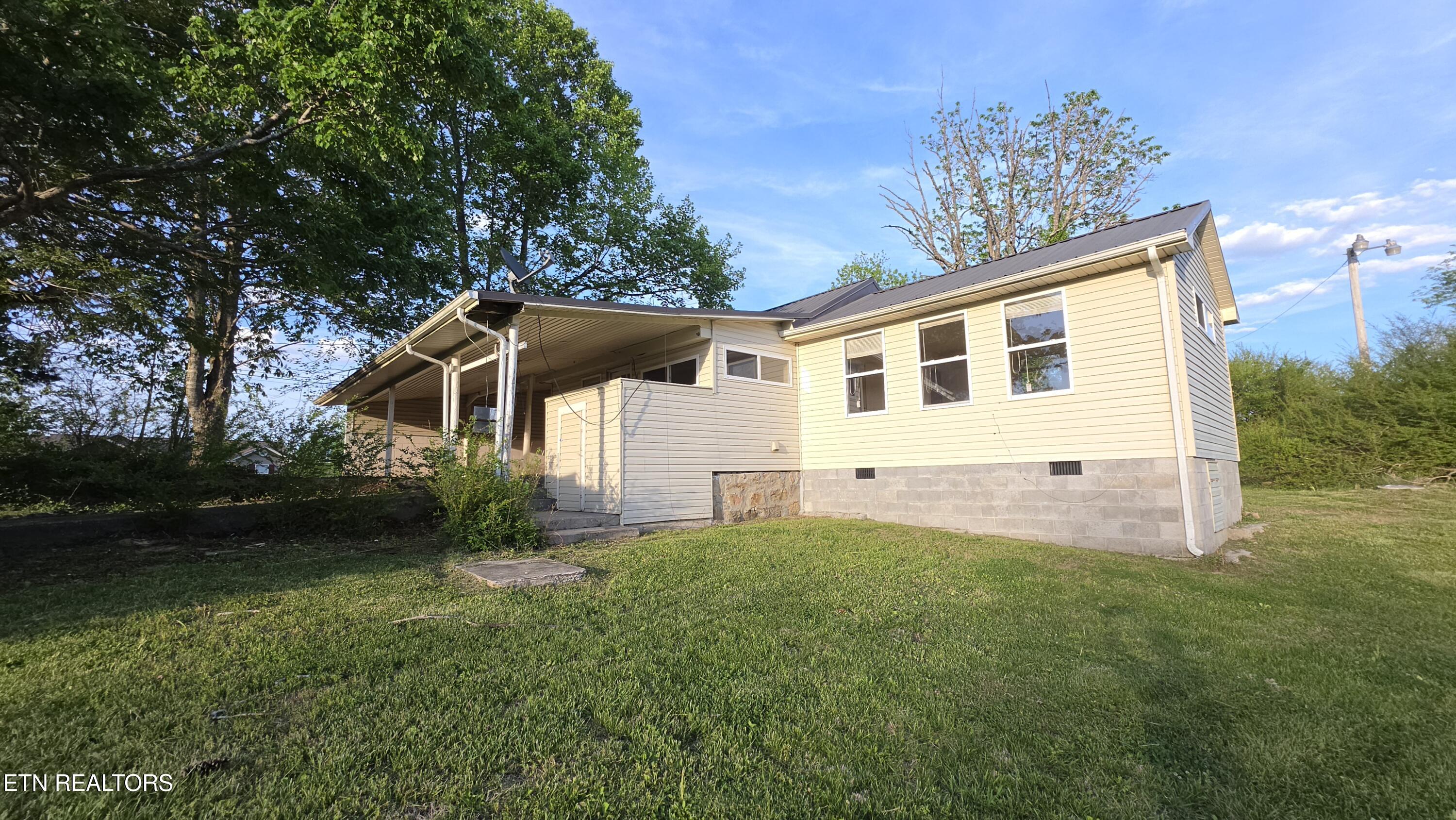 671 Williams Creek Road Oneida, TN 37841 - Photo 5 of 60 20260417_191835