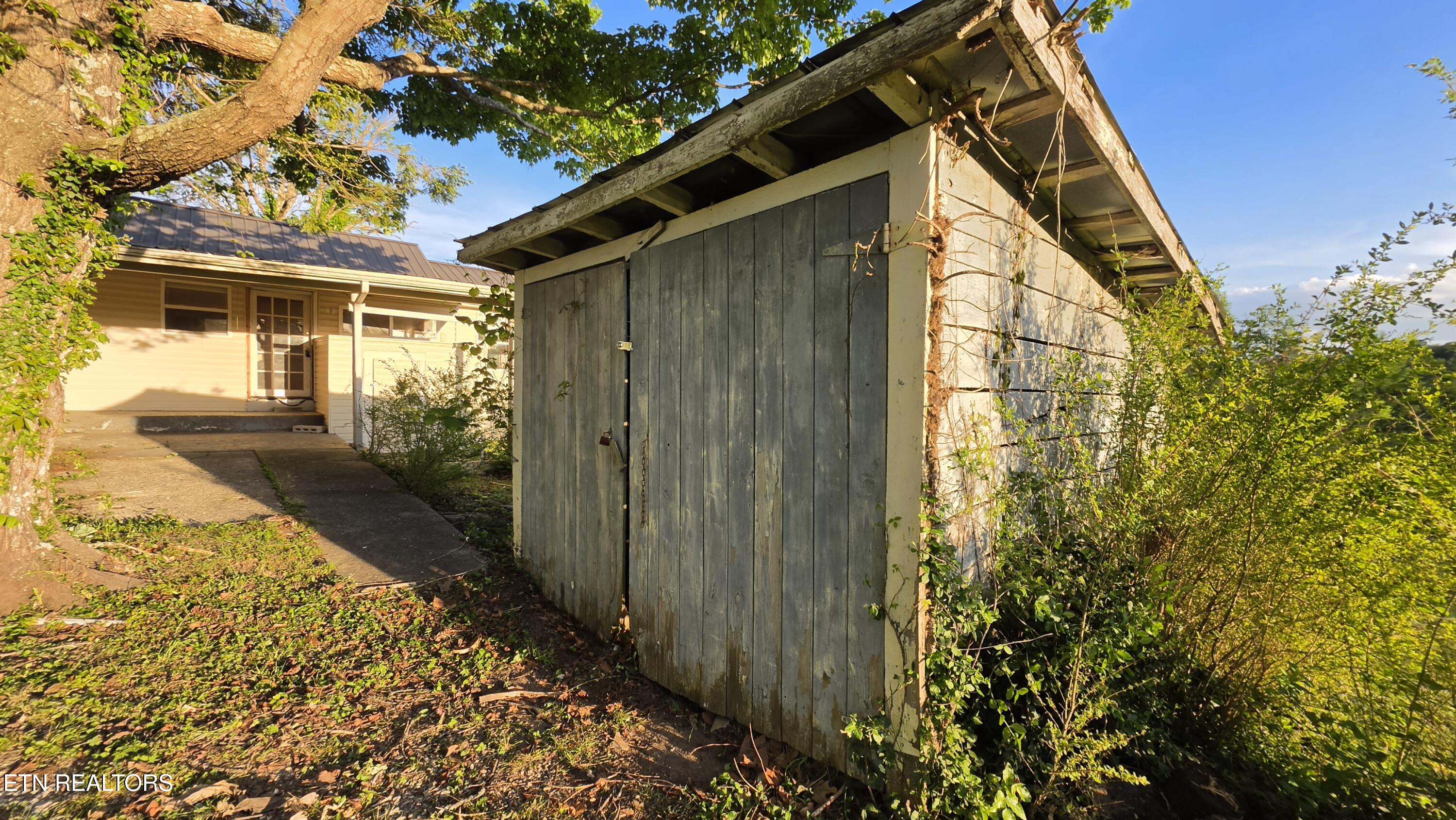 671 Williams Creek Road Oneida, TN 37841 - Photo 56 of 60 20260417_193345
