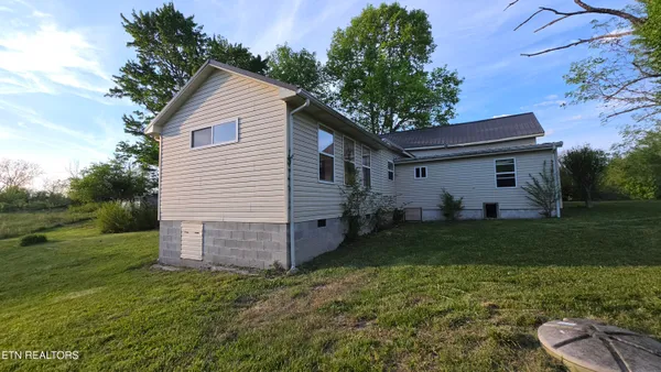 $129,900 | 671 Williams Creek Road, Oneida, TN 37841