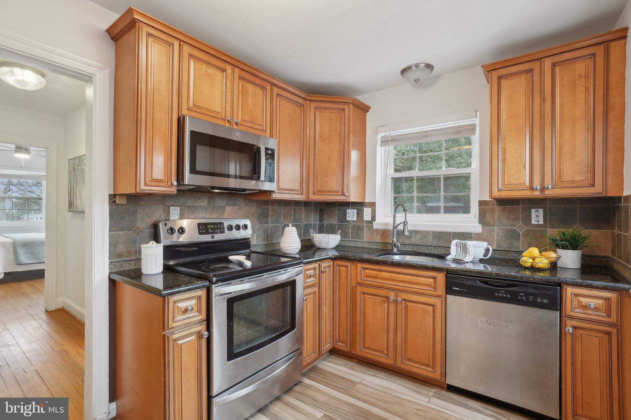 10147 Dallas Avenue Silver Spring, MD 20901 - Photo 4 of 21