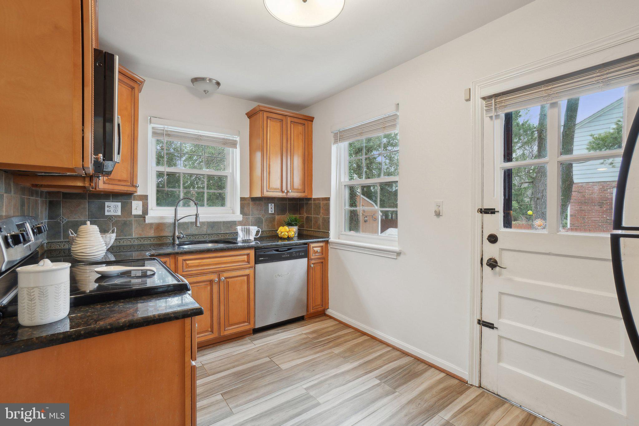 10147 Dallas Avenue Silver Spring, MD 20901 - Photo 5 of 21