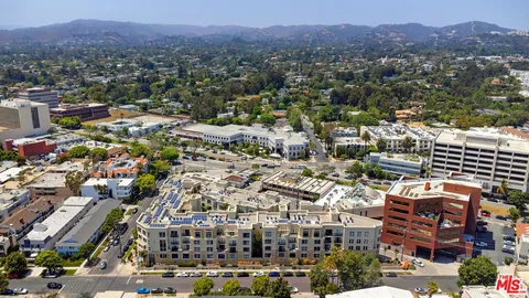 $1,195,000 | 11847 Gorham Avenue, Unit 202, Los Angeles, CA 90049