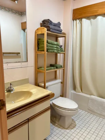 $3,000 | 47 Crown Point Drive, Unit B13, South Londonderry, VT 05155