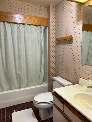 $3,000 | 47 Crown Point Drive, Unit B13, South Londonderry, VT 05155