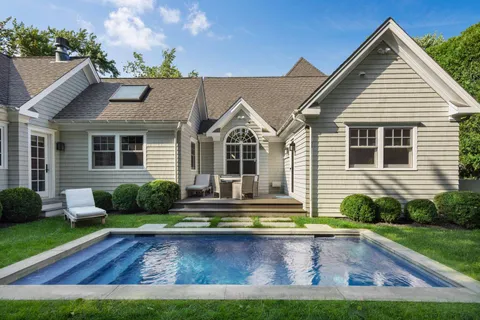 $4,075,000 | 61 Dayton Lane, East Hampton, NY 11937