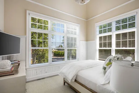 $4,075,000 | 61 Dayton Lane, East Hampton, NY 11937