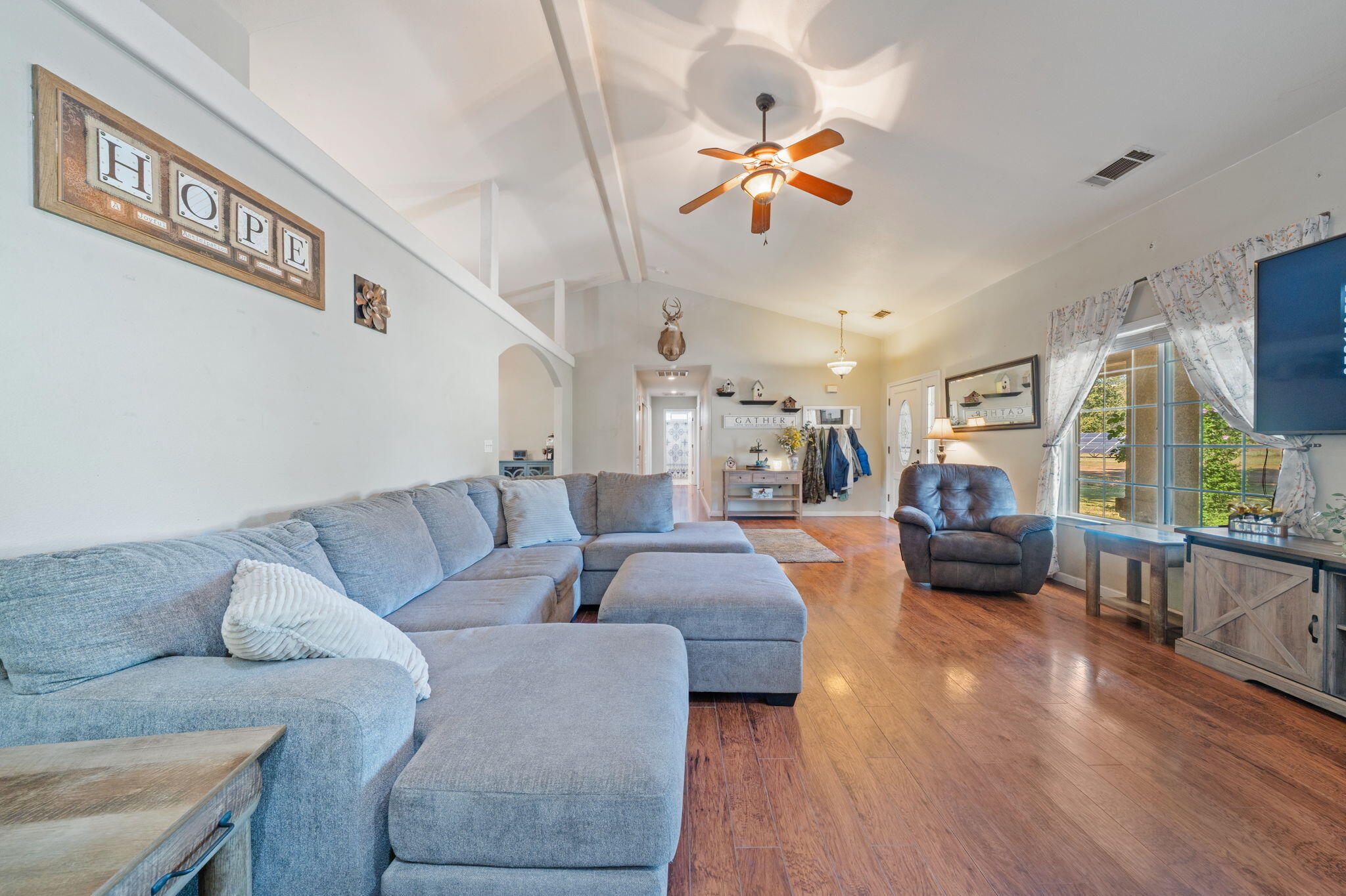 10971 Oak Run Road Oak Run, CA 96069 - Photo 13 of 49 Open living room