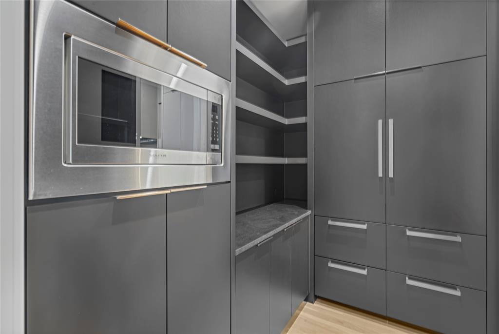 3619 Springbrook Street Dallas, TX 75205 - Photo 18 of 35 a view of walk in closet