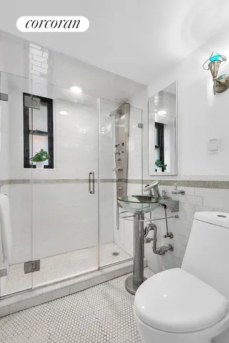 $1,100,000 | 81 Bedford Street, Unit 2A | West Village