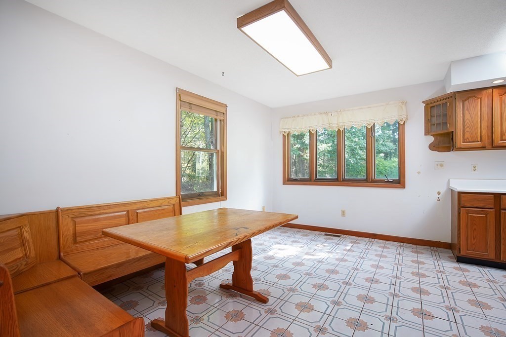 43 Robbins Road Monson, MA 01057 - Photo 8 of 36