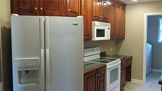1001 Derryberry Farm Road Columbia, TN 38401 - Photo 8 of 20 Kitchen has plenty of cabinet space