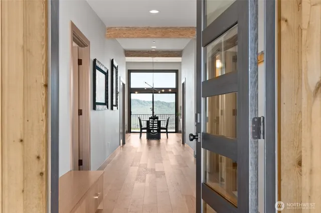 a view of livingroom with furniture