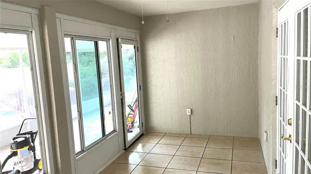 $2,495 | 326 Fox Lake Drive, Lakeland, FL 33809