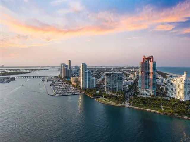 $3,950,000 | 300 South Pointe Drive, Unit 1505, Miami Beach, FL 33139