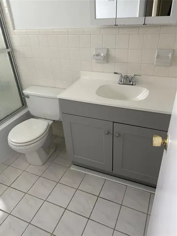 $79,900 | 2050 Northeast 39th Street, Unit 312E, Lighthouse Point, FL 33064