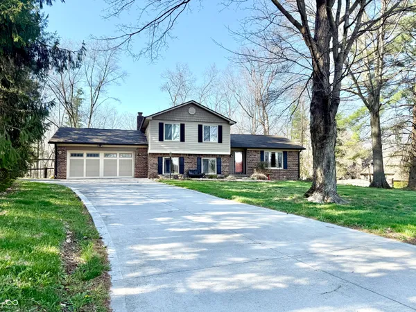 $379,900 | 442 West Edgewood Drive, Danville, IN 46122