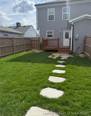 $214,900 | 810 Pratt Street, Unit A, Jeffersonville, IN 47130