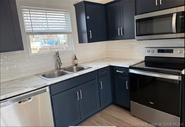 $214,900 | 810 Pratt Street, Unit A, Jeffersonville, IN 47130