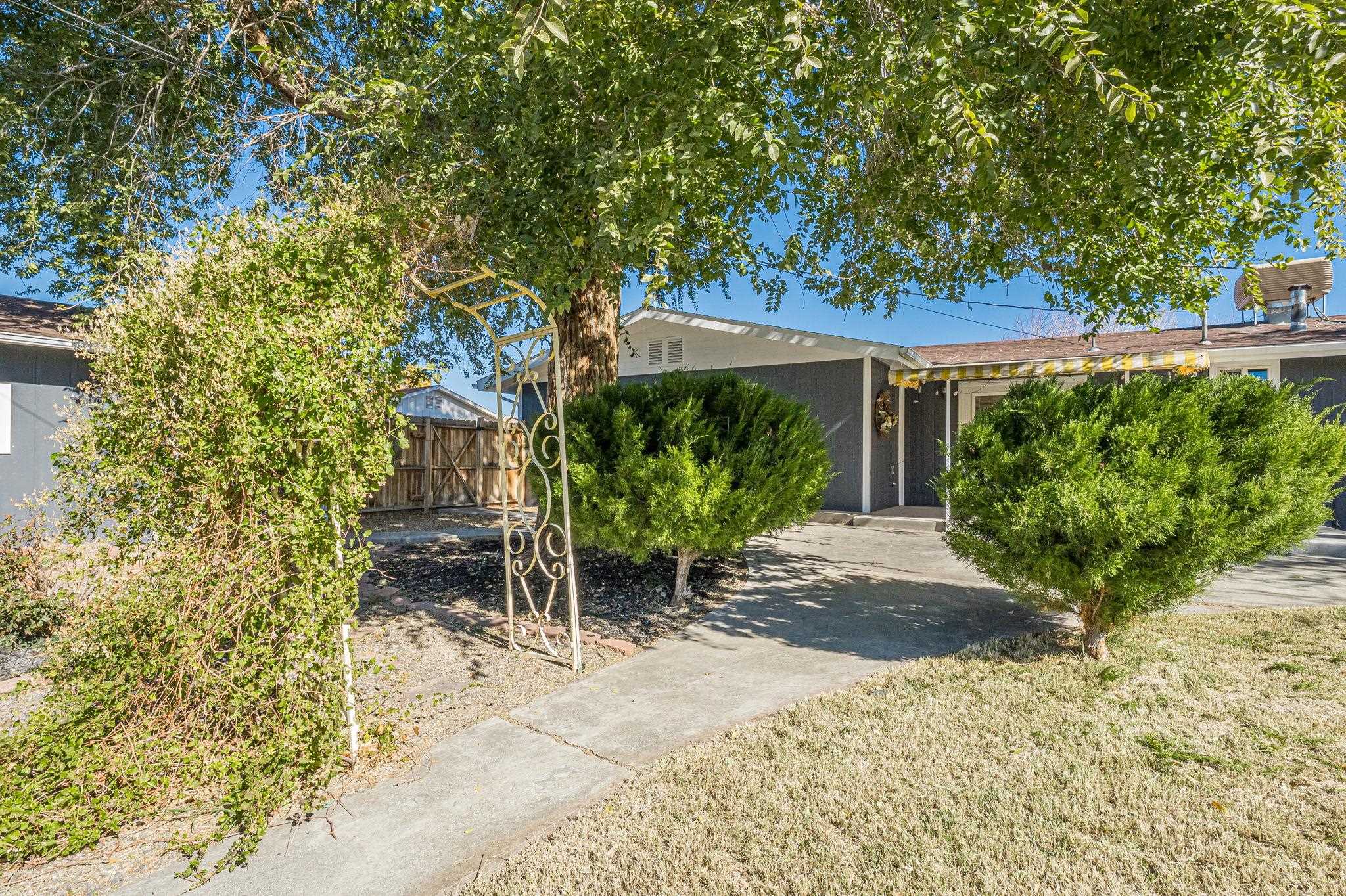585-29 29 3/8 Road Grand Junction, CO 81504 - Photo 35 of 42 a view of a backyard with a patio