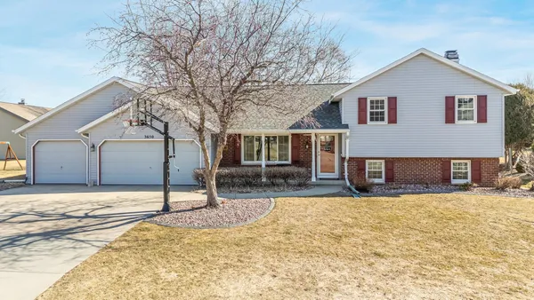 $392,000 | 3650 Chappell Drive, Grand Chute, WI 54914