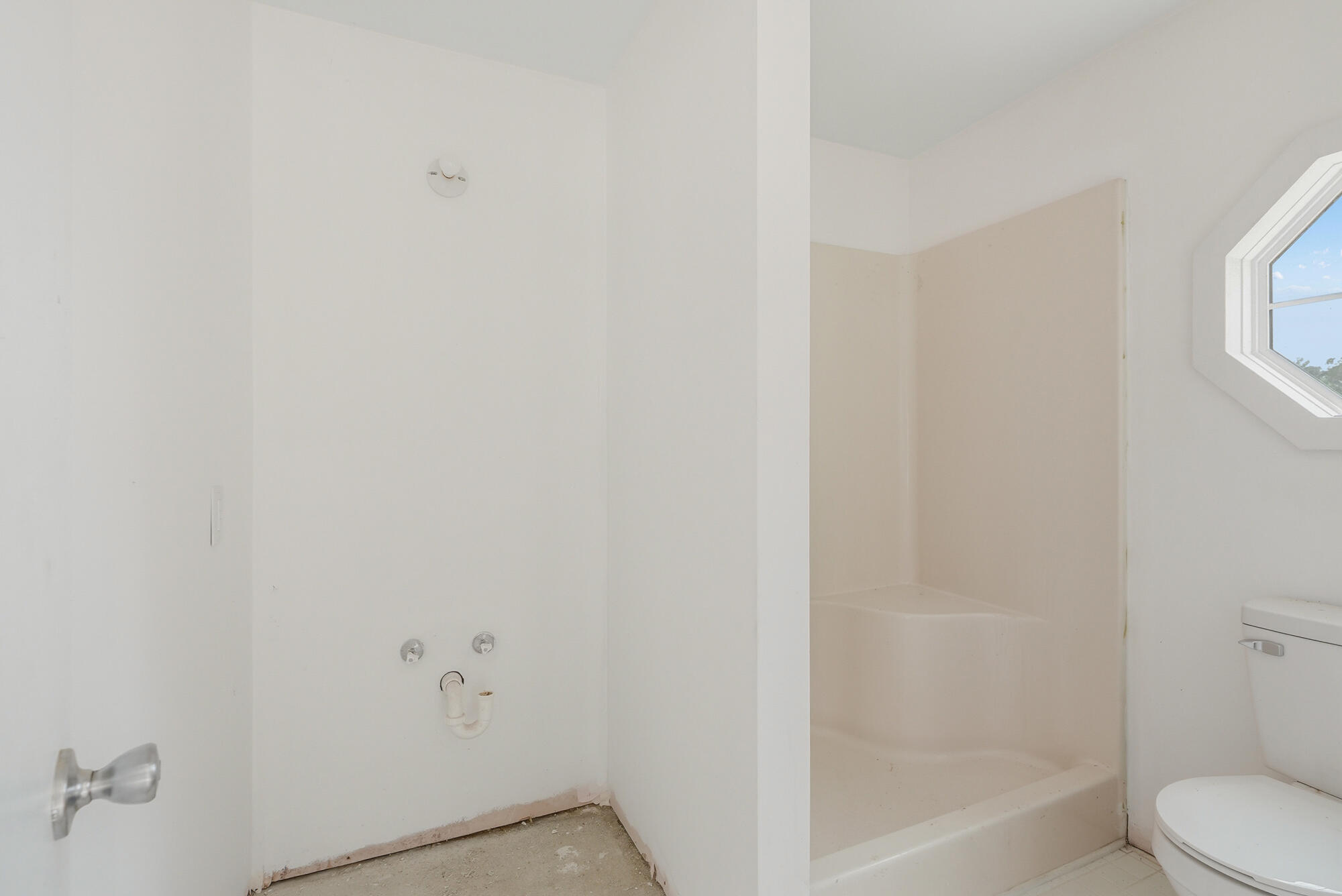 680 Mallet Bayou Road Freeport, FL 32439 - Photo 24 of 76 Bathroom