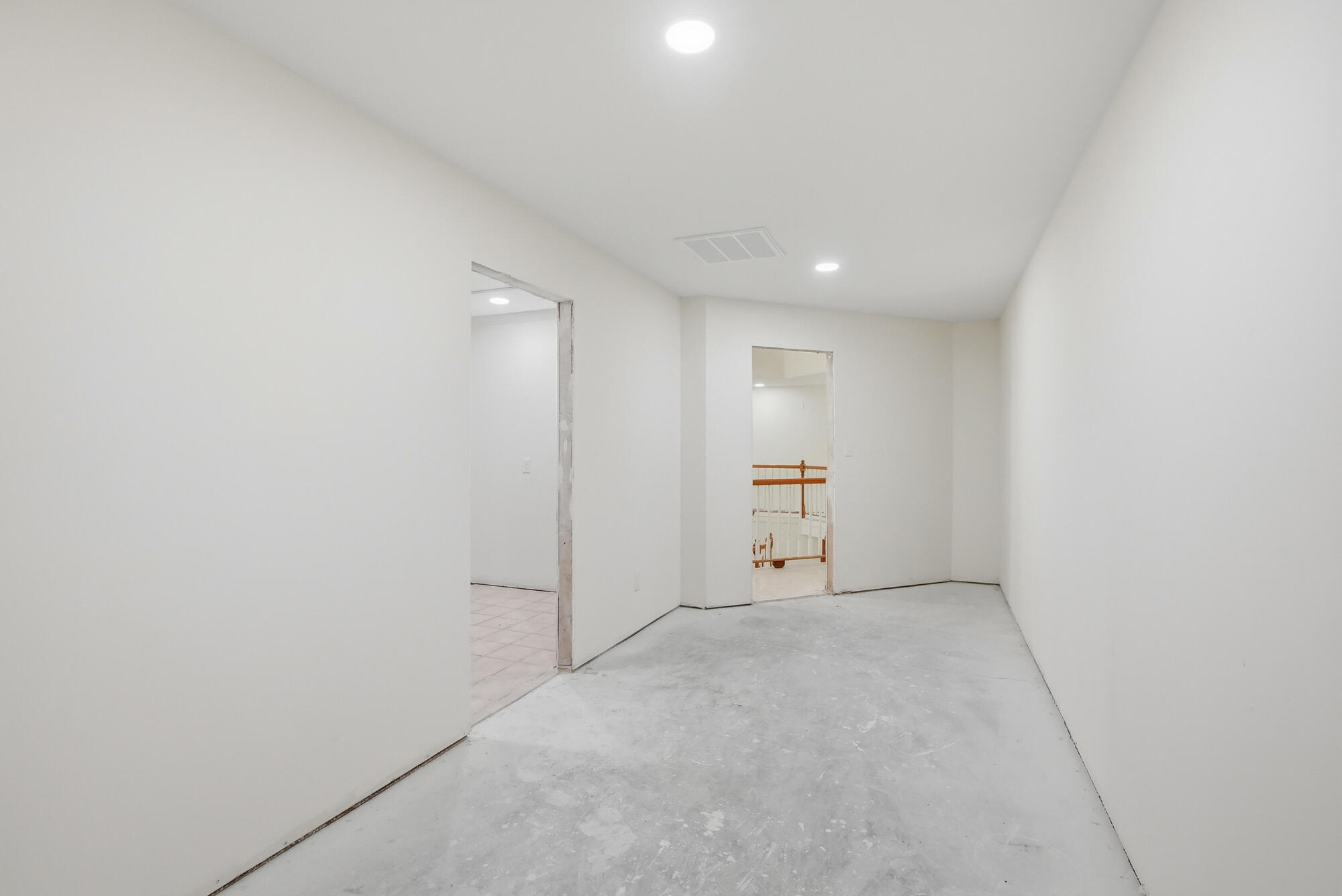 680 Mallet Bayou Road Freeport, FL 32439 - Photo 37 of 76 Hallway